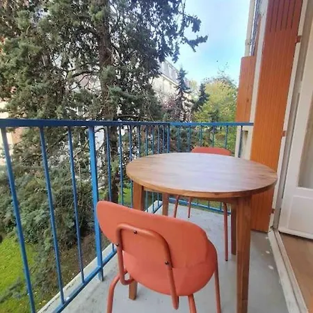 Chateau 5 Min Avec Balcon Et Un Stationnement Gratuit Apartment Versailles